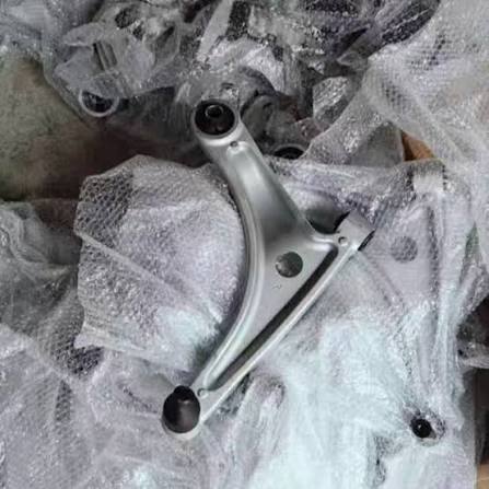 [F26-2909010] Lower swing arm F26-2909010
